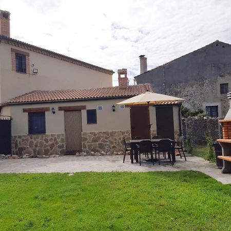 La Portada De Abajo Villa Gallegos Exterior photo